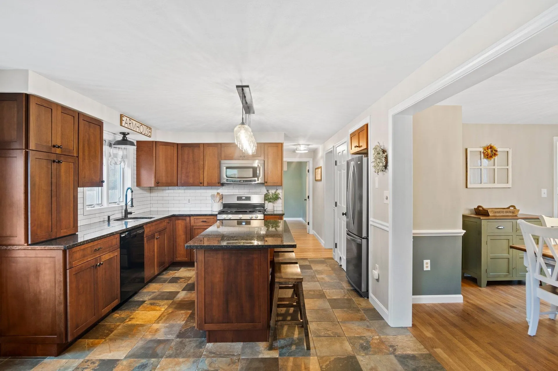 132 South Road Kensington NH 03833