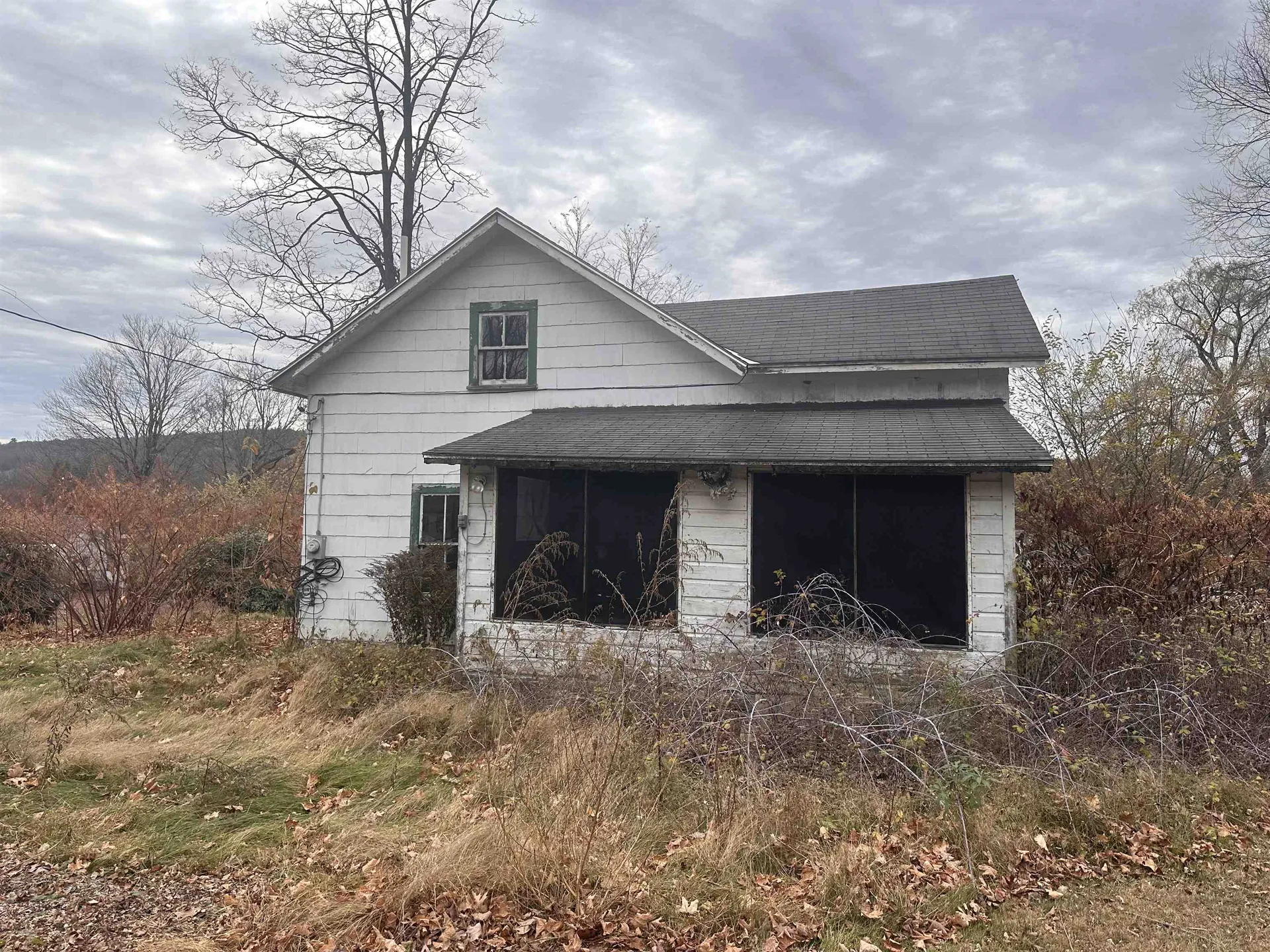 12 Breezy Knoll Hinsdale NH 03451