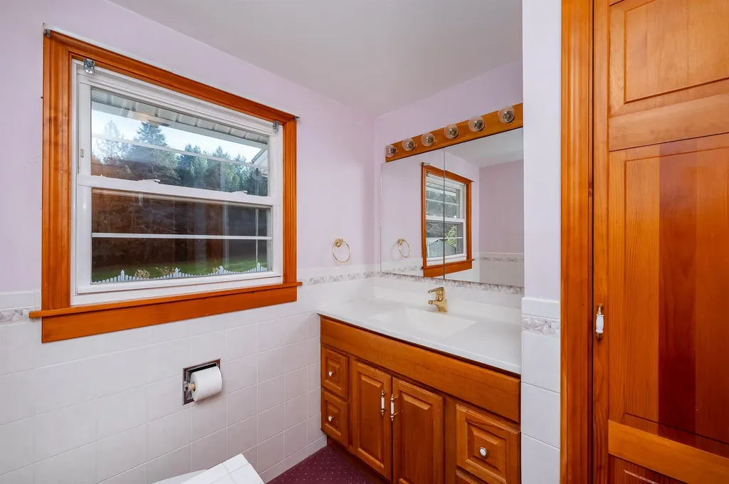 74 Frost Hill Road Eliot ME 03903