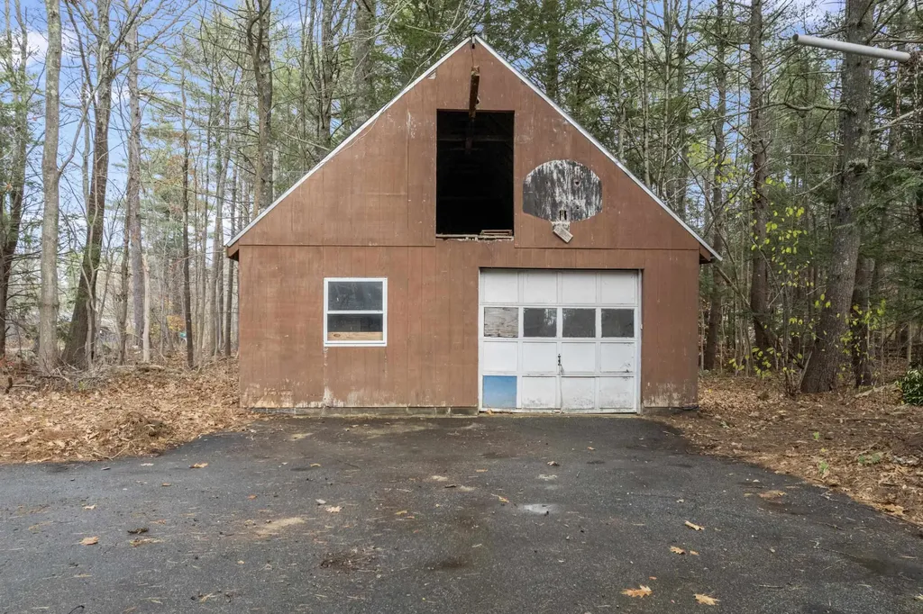 74 Frost Hill Road Eliot ME 03903