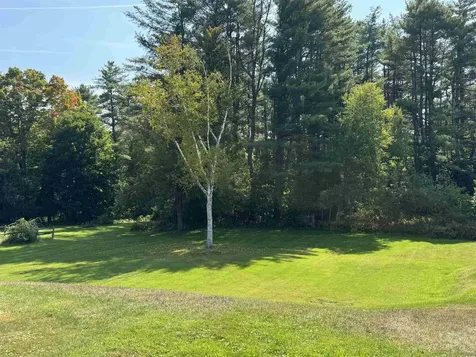 6 On The Common Lyme NH 03768