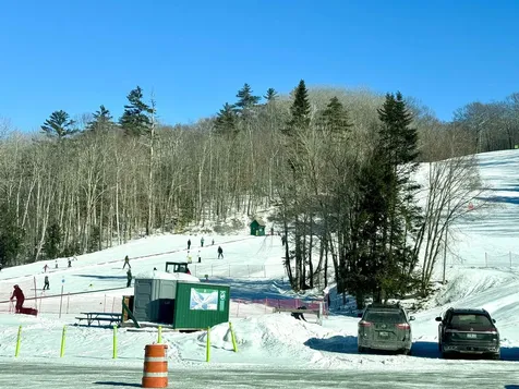 6 On The Common Lyme NH 03768