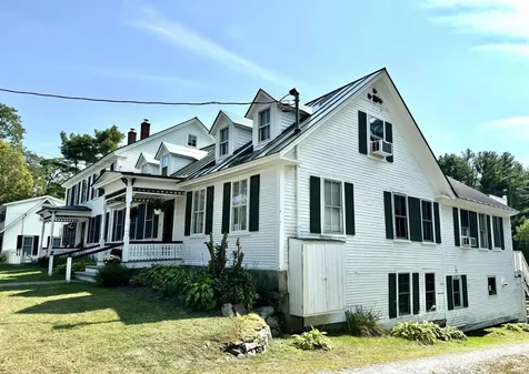 6 On The Common Lyme NH 03768