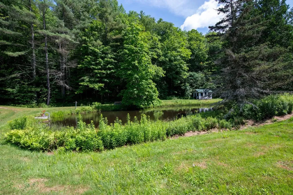 5734 Vt Route 11 Londonderry VT 05148