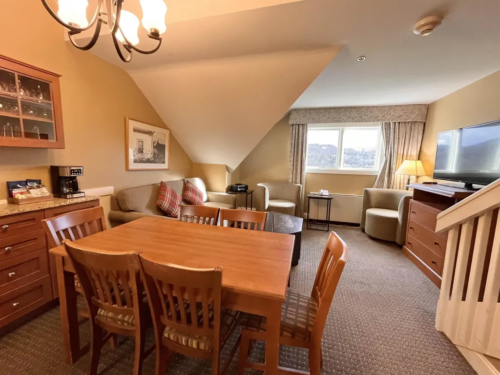 320/322, Qtr 4, 89 Grand Summit Way Dover VT 05356