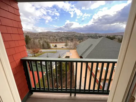 320/322, Qtr 4, 89 Grand Summit Way Dover VT 05356