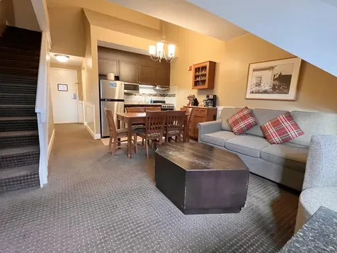 320/322, Qtr 4, 89 Grand Summit Way Dover VT 05356