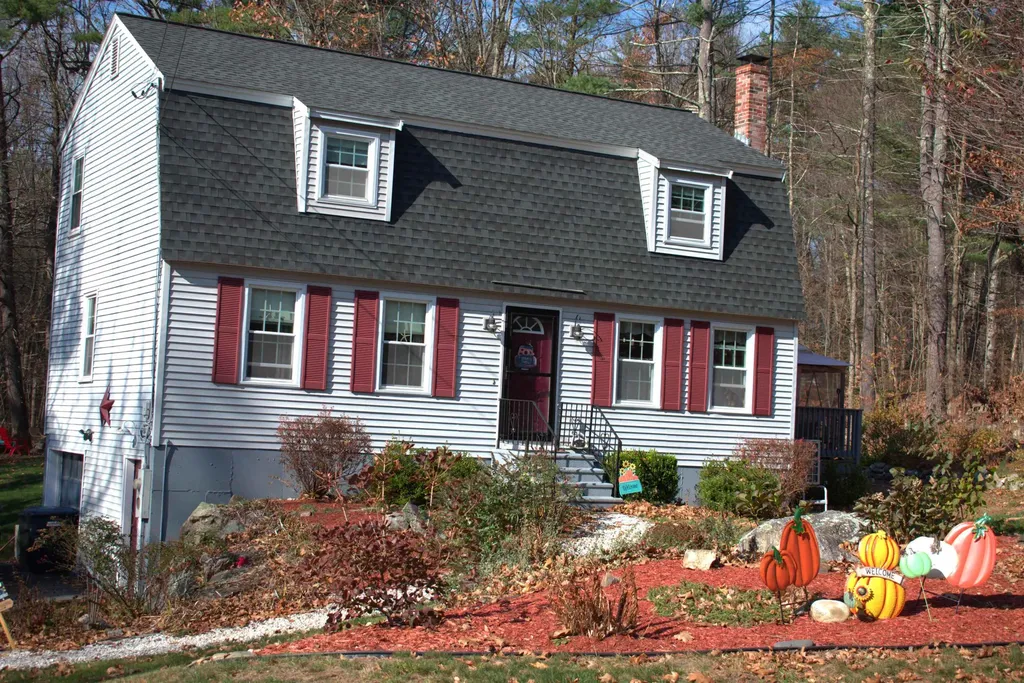37 Sheldon Road Derry NH 03038