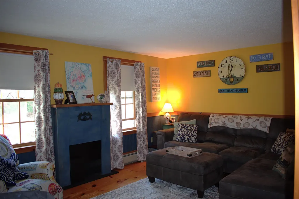 37 Sheldon Road Derry NH 03038