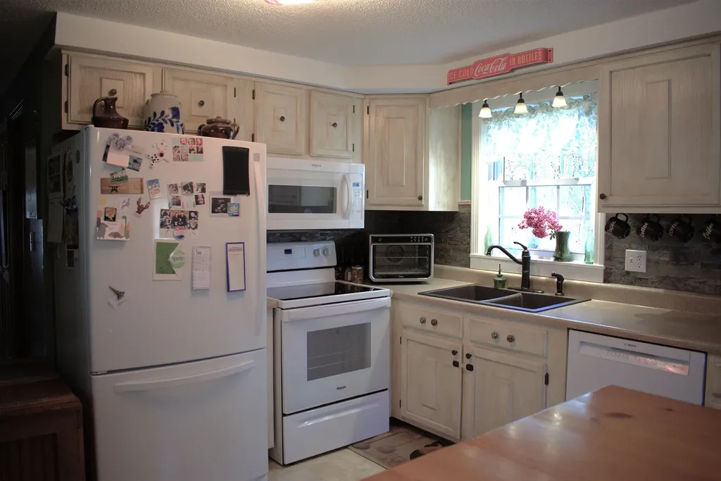37 Sheldon Road Derry NH 03038