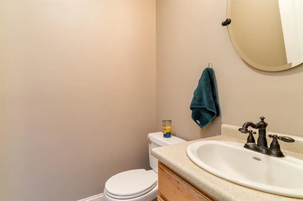 35 Chamberlin Way New Durham NH 03855