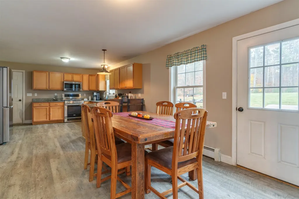 35 Chamberlin Way New Durham NH 03855