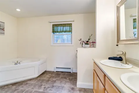 35 Chamberlin Way New Durham NH 03855