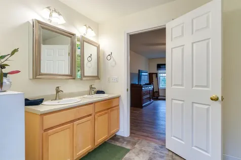 35 Chamberlin Way New Durham NH 03855