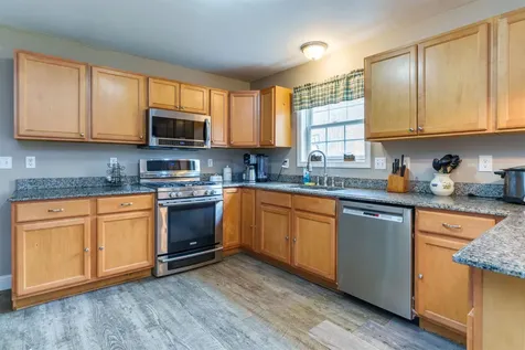 35 Chamberlin Way New Durham NH 03855