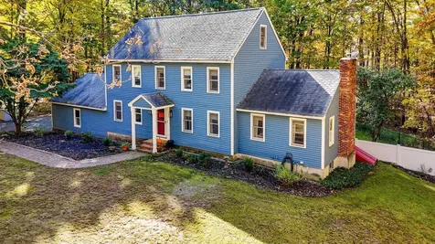 37 Geisser Lane Hampstead NH 03841