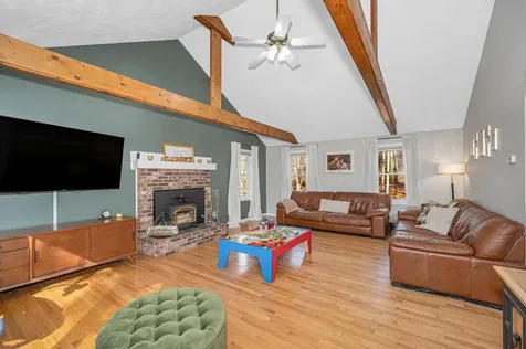 37 Geisser Lane Hampstead NH 03841