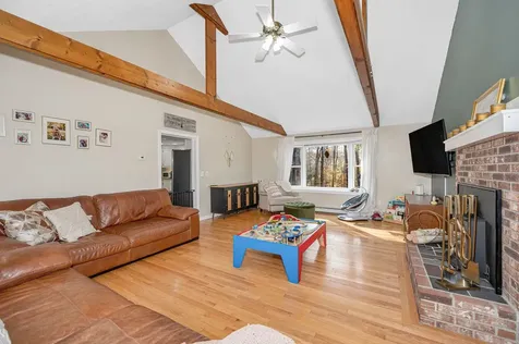 37 Geisser Lane Hampstead NH 03841