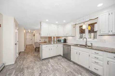 37 Geisser Lane Hampstead NH 03841