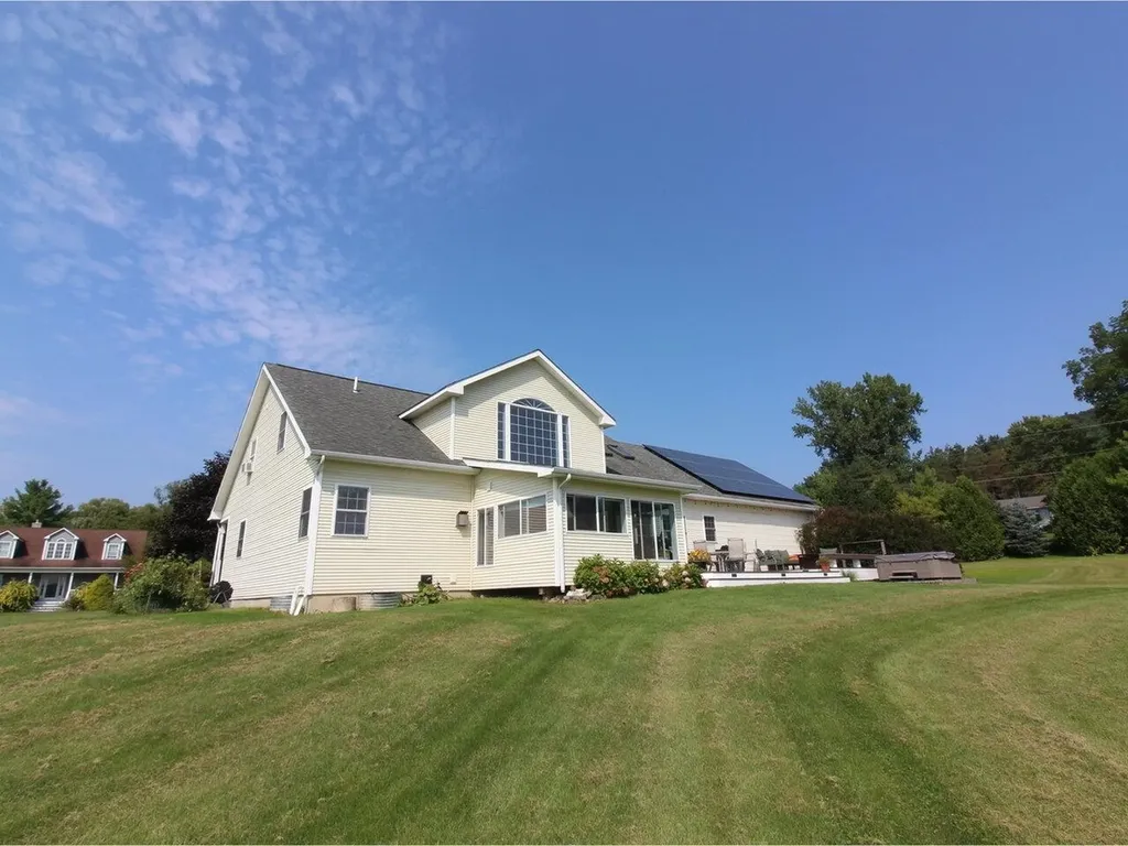 5 Elcy Lane Charlotte VT 05445