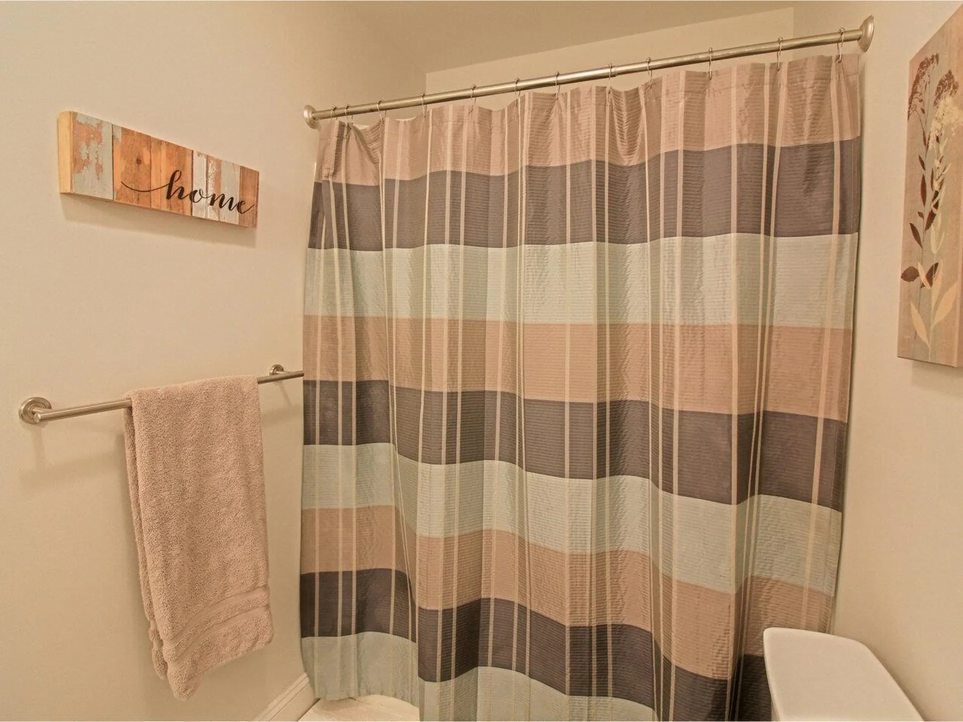 5 Elcy Lane Charlotte VT 05445