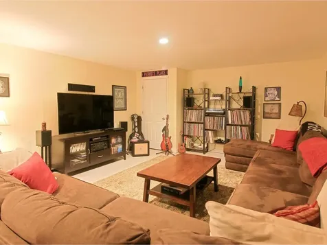 5 Elcy Lane Charlotte VT 05445