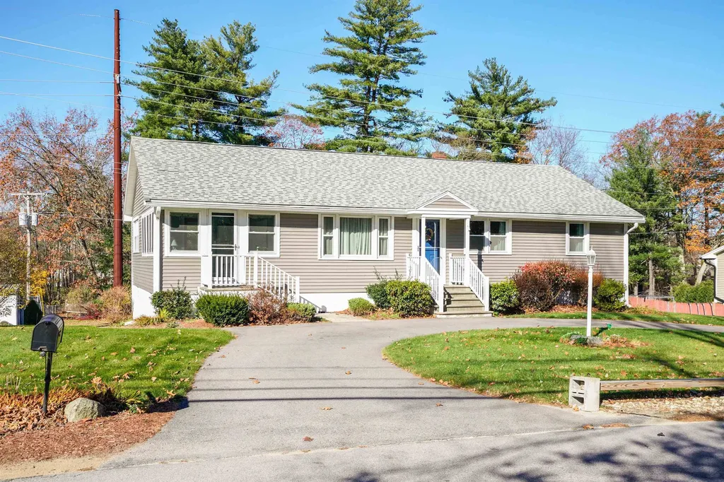 11 Winnhaven Drive Hudson NH 03051