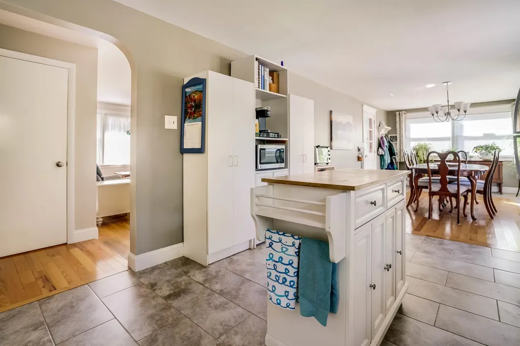 11 Winnhaven Drive Hudson NH 03051