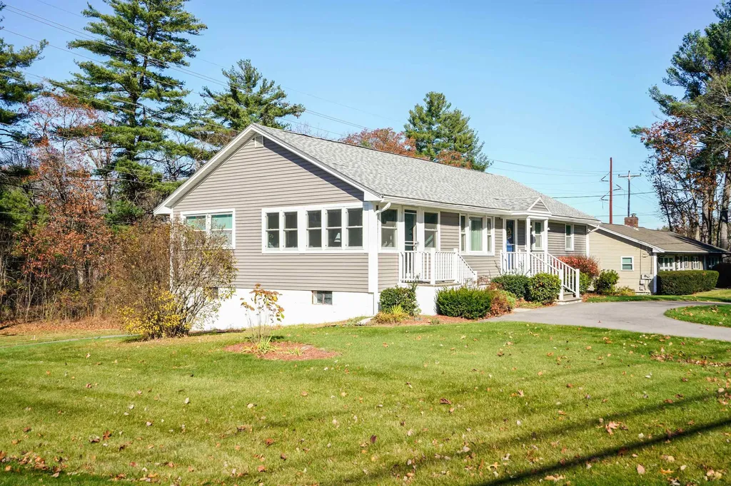11 Winnhaven Drive Hudson NH 03051