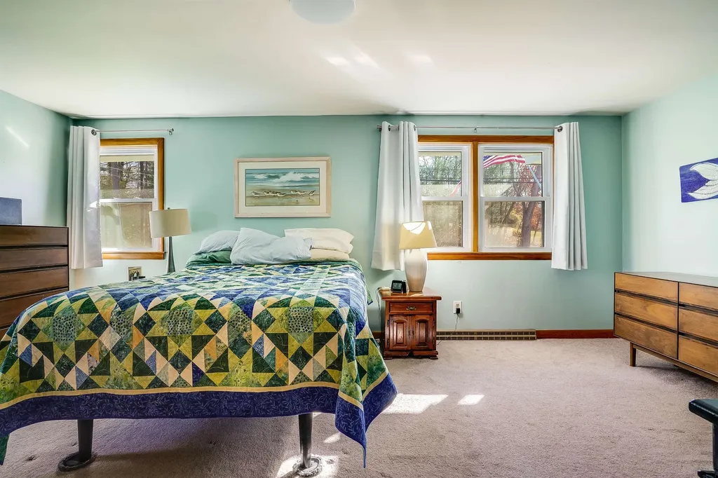 11 Winnhaven Drive Hudson NH 03051