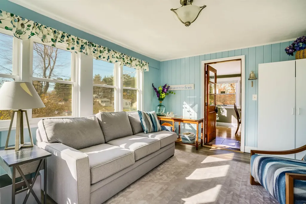 11 Winnhaven Drive Hudson NH 03051
