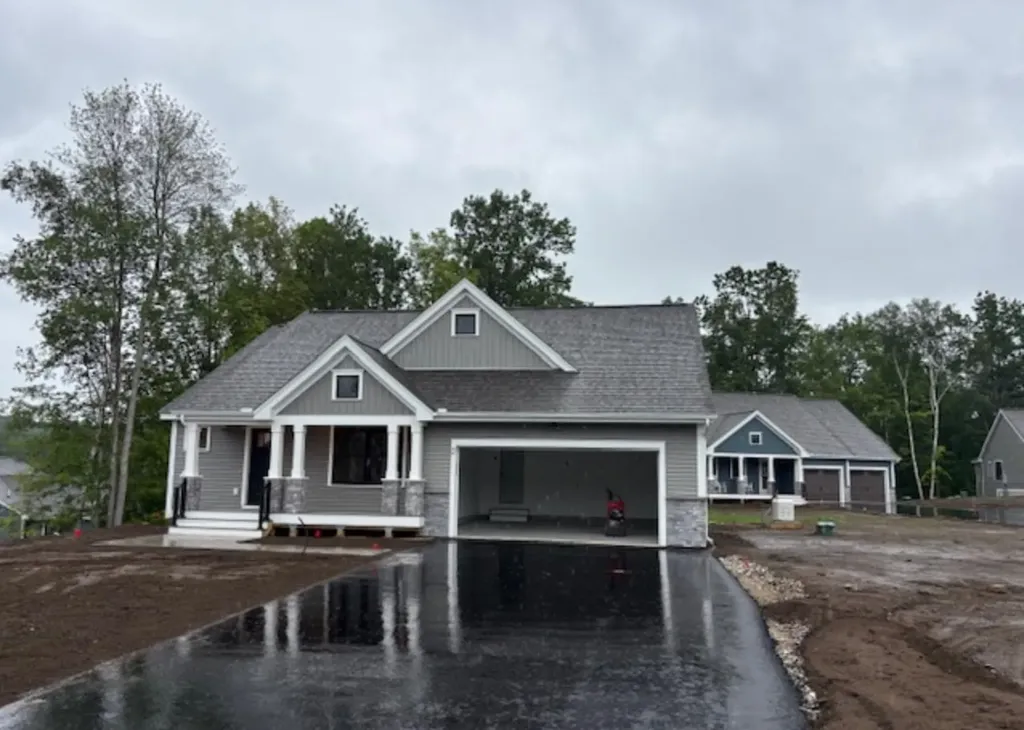 2 Taylor Circle Brentwood NH 03833