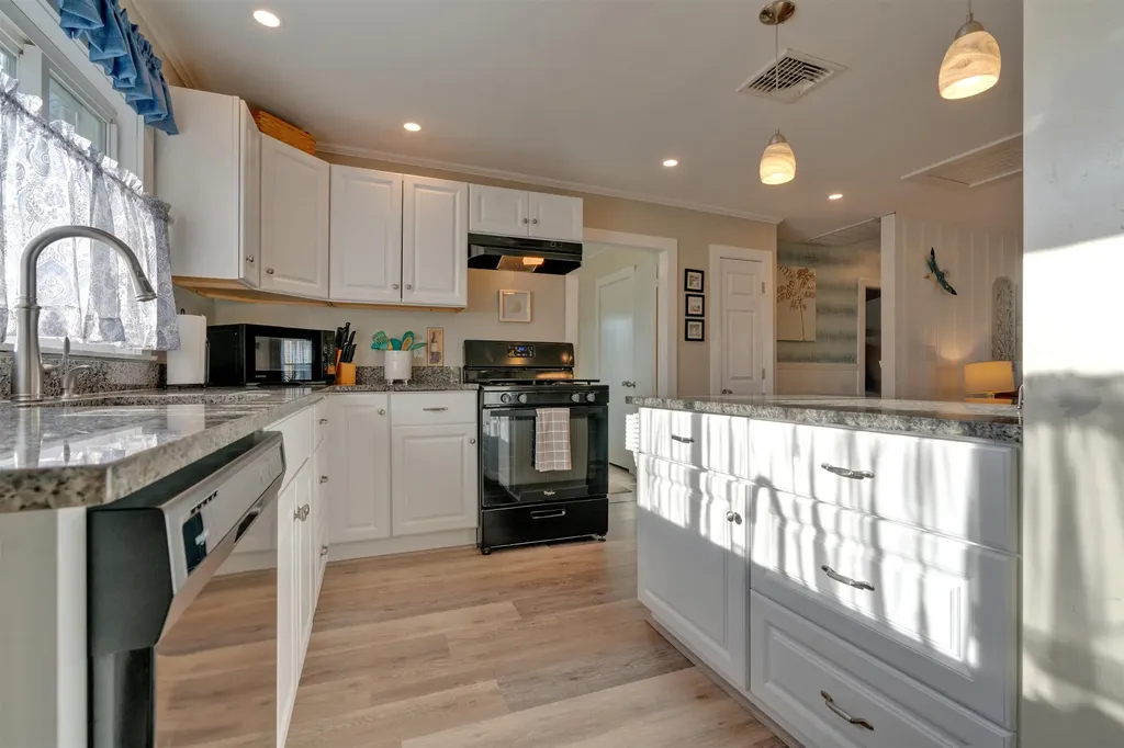 17 O Street Hampton NH 03842