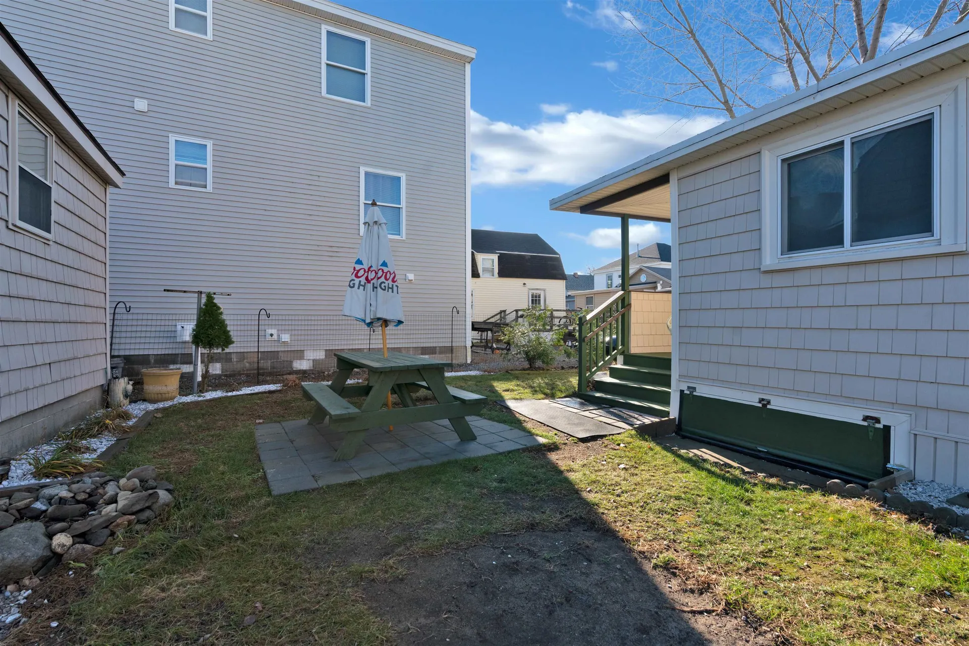 17 O Street Hampton NH 03842