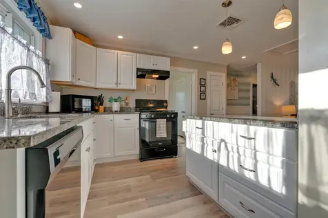 17 O Street Hampton NH 03842