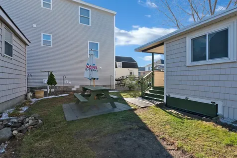 17 O Street Hampton NH 03842