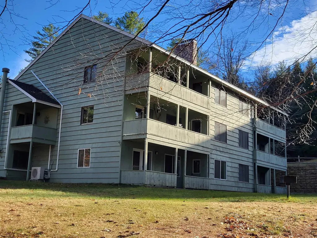 12 Seasons At Attitash Road Bartlett NH 03812