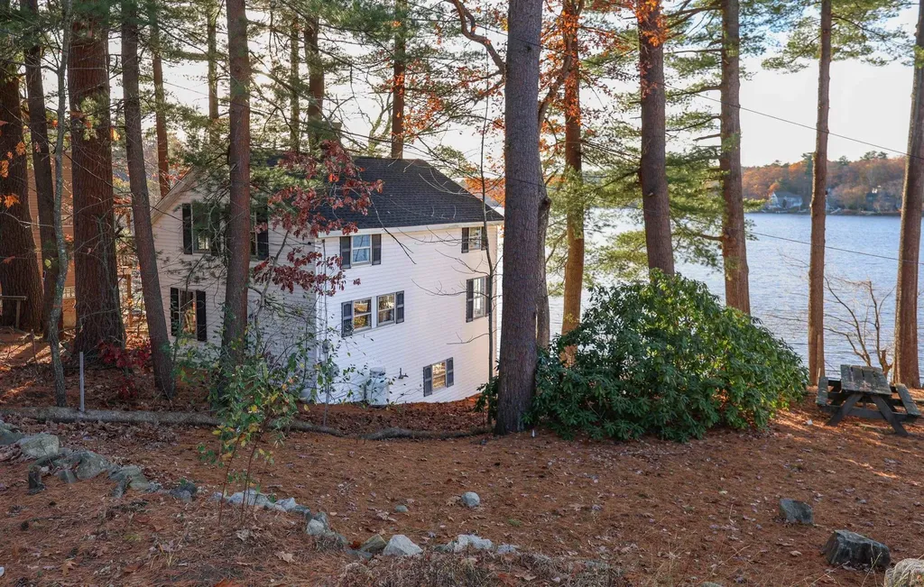 7 Oak Street Windham NH 03087