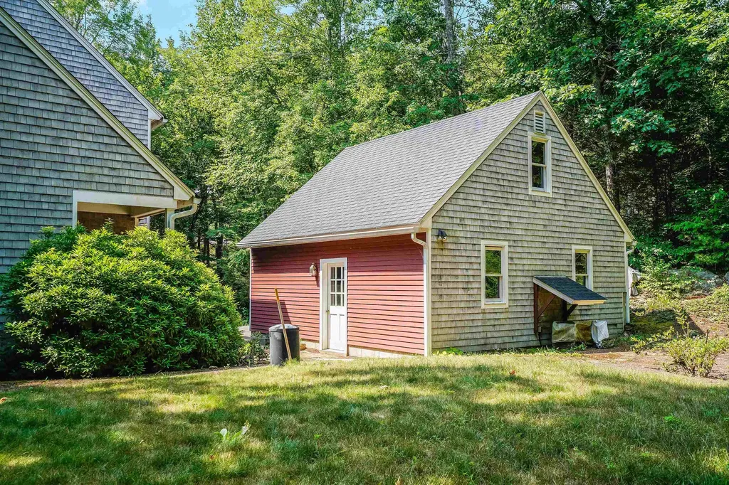 112 Mendums Landing Road Barrington NH 03825