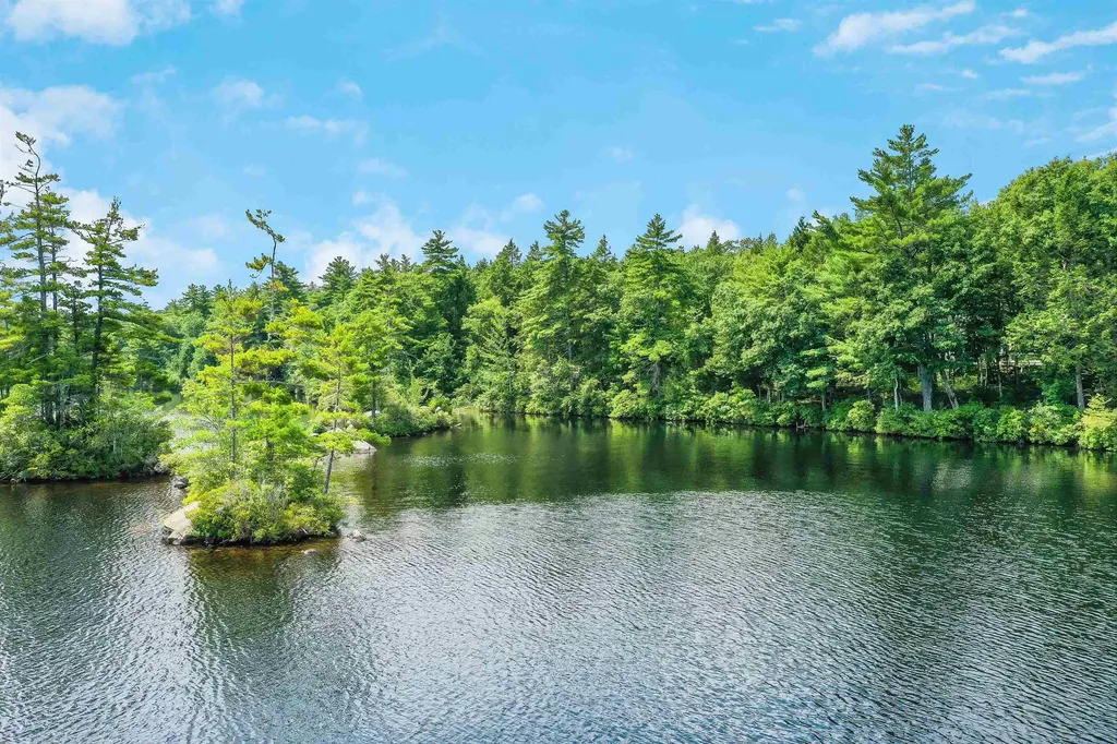 112 Mendums Landing Road Barrington NH 03825