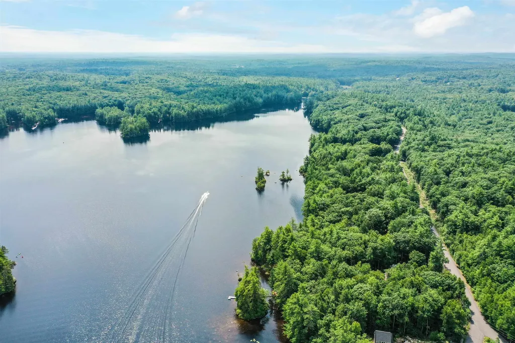 112 Mendums Landing Road Barrington NH 03825