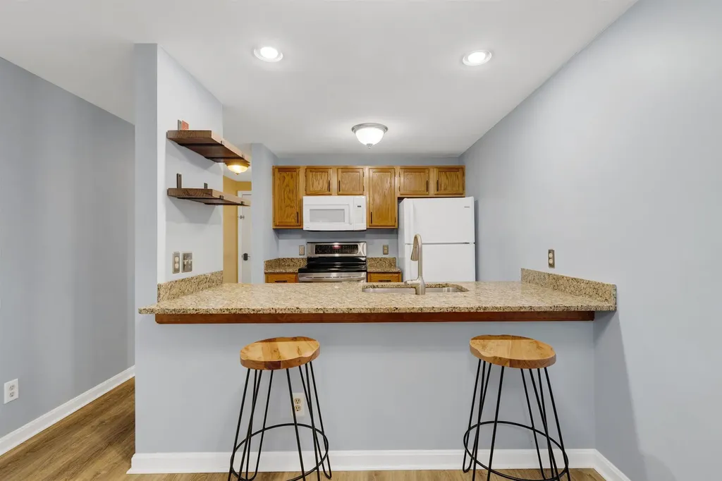 44 Glengarry Drive Stratham NH 03885