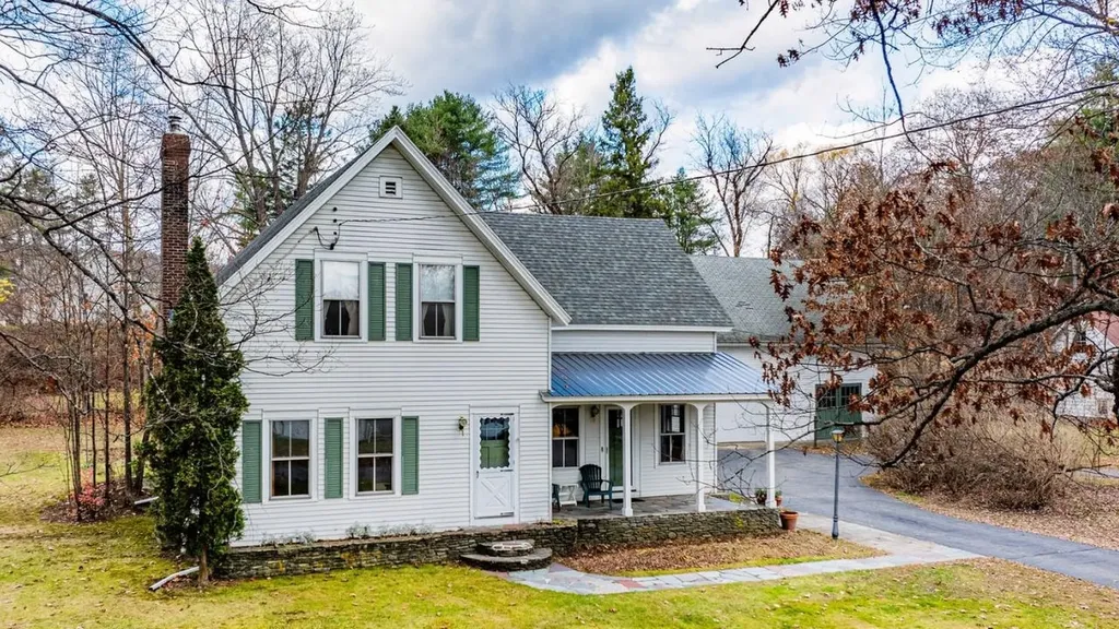 197 Ravenswood Terrace Hartford VT 05001