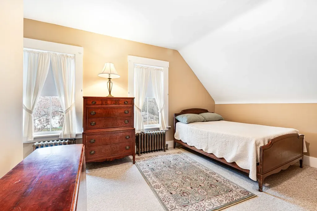 197 Ravenswood Terrace Hartford VT 05001