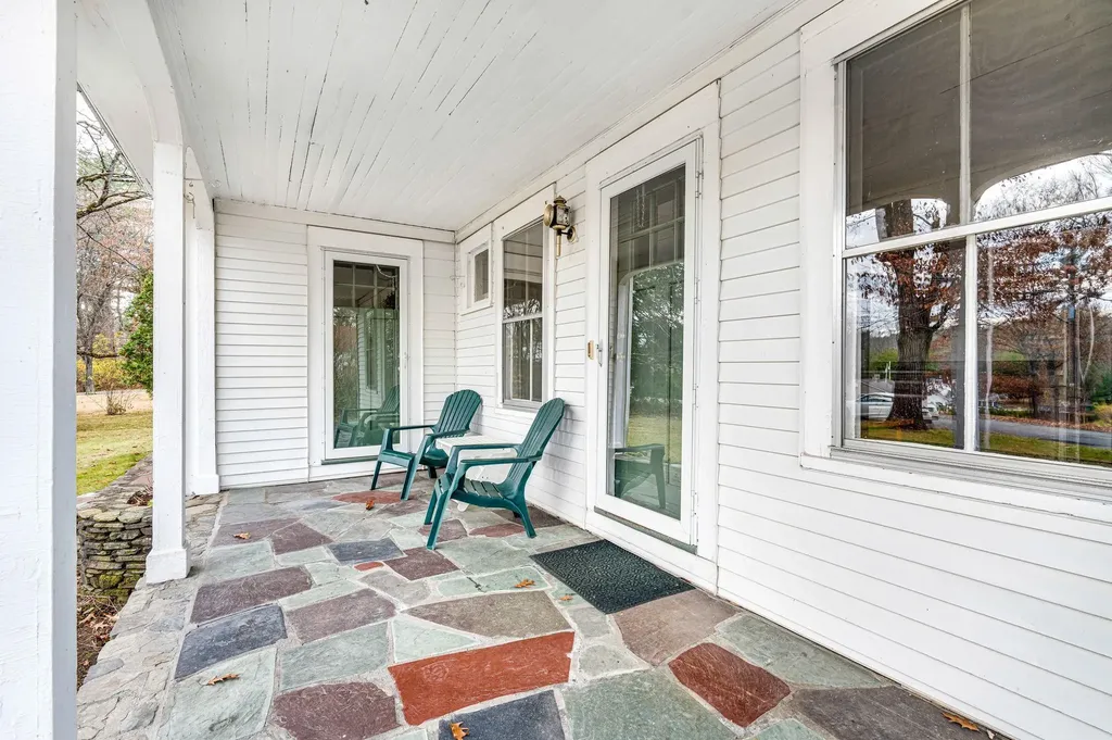 197 Ravenswood Terrace Hartford VT 05001