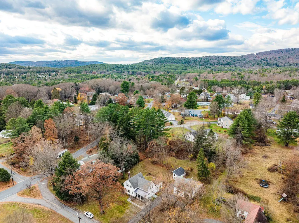 197 Ravenswood Terrace Hartford VT 05001