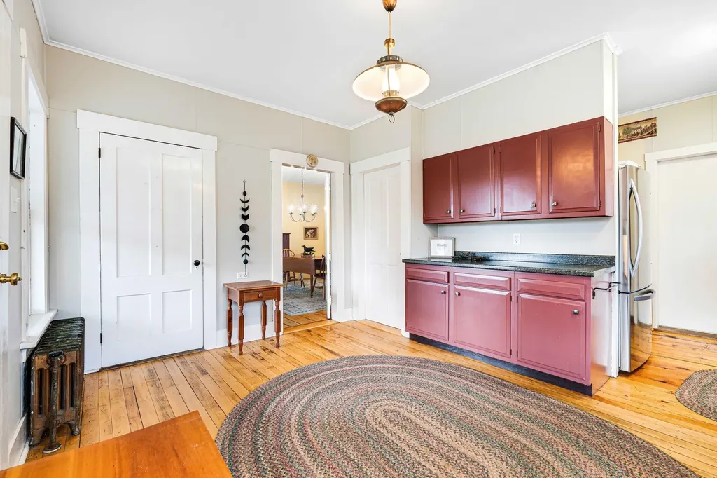197 Ravenswood Terrace Hartford VT 05001