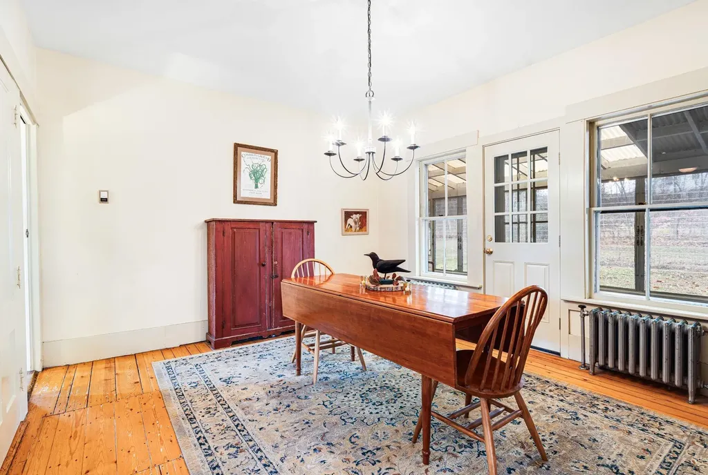 197 Ravenswood Terrace Hartford VT 05001