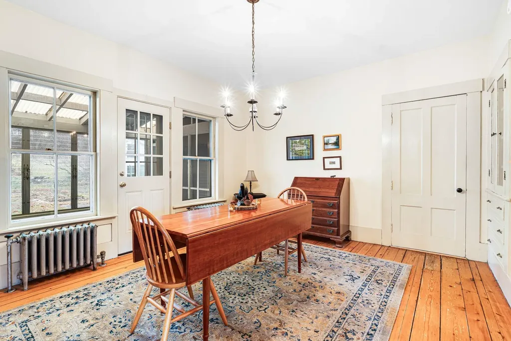 197 Ravenswood Terrace Hartford VT 05001