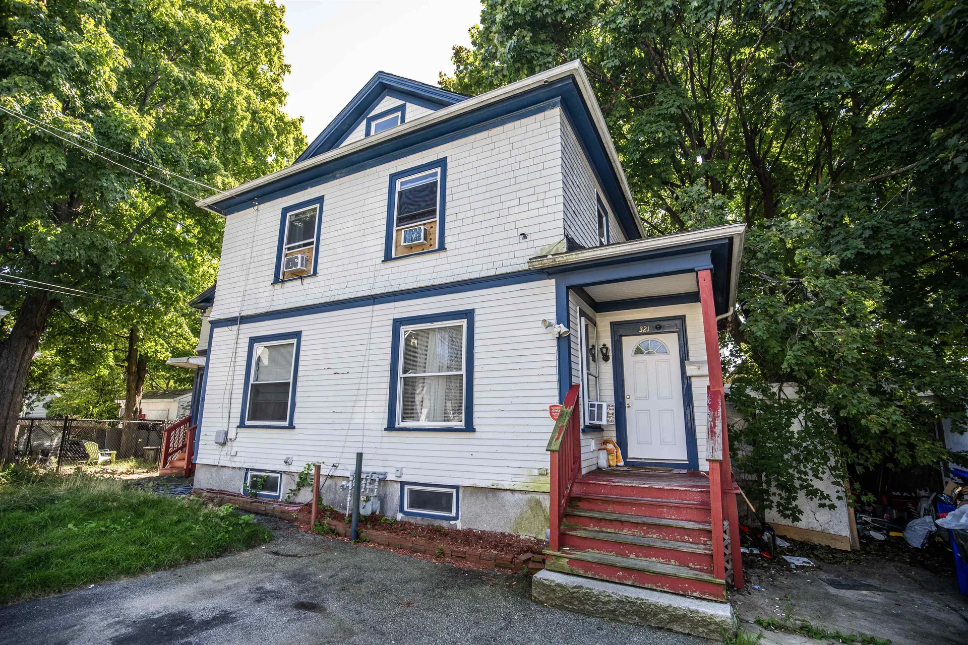 321 Laurel Street Manchester NH 03103-4116